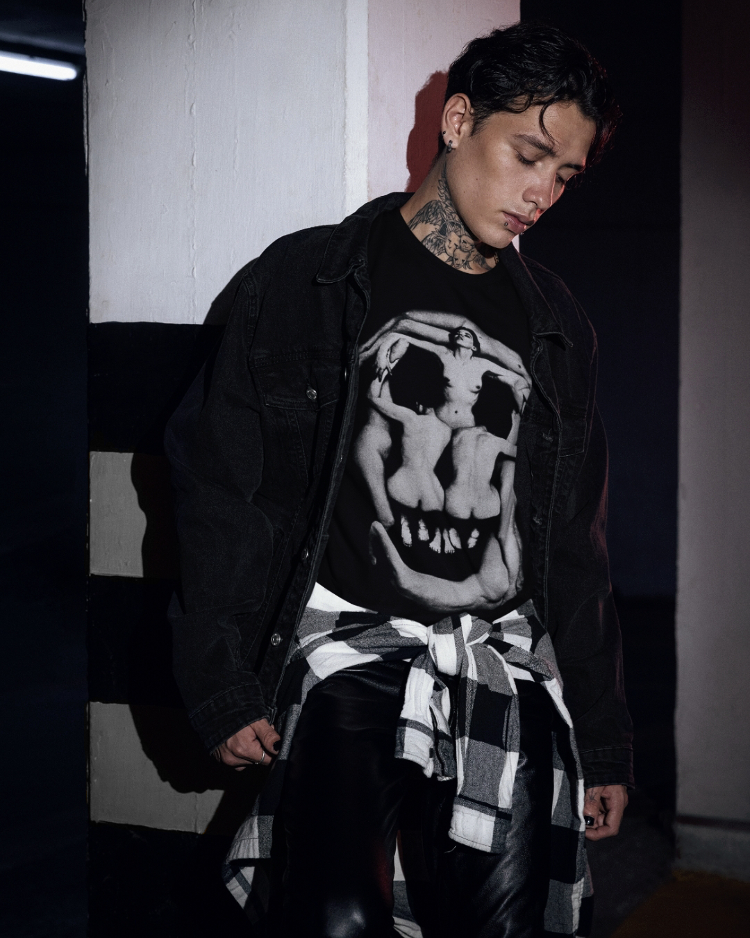 Man wearing Salvador Dali Skull T-Shirt