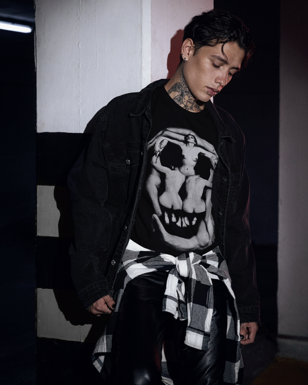 Man wearing Salvador Dali Skull T-Shirt