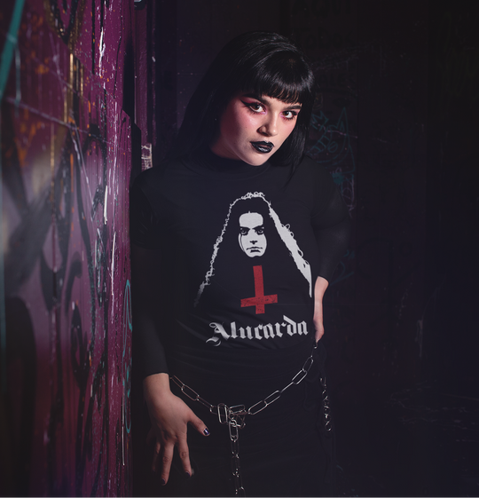 Woman wearing Alucarda t-shirt
